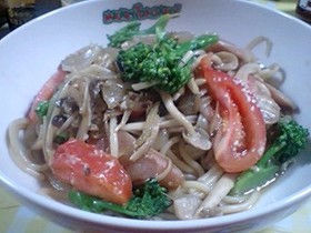 具だくさん醤油チーズパスタ