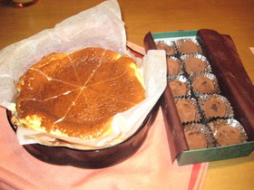 混ぜて焼くだけ!お母さん直伝チーズケーキ