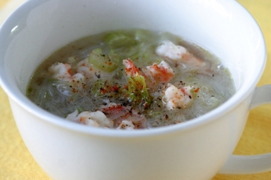 海老とセロリの中華春雨スープの写真