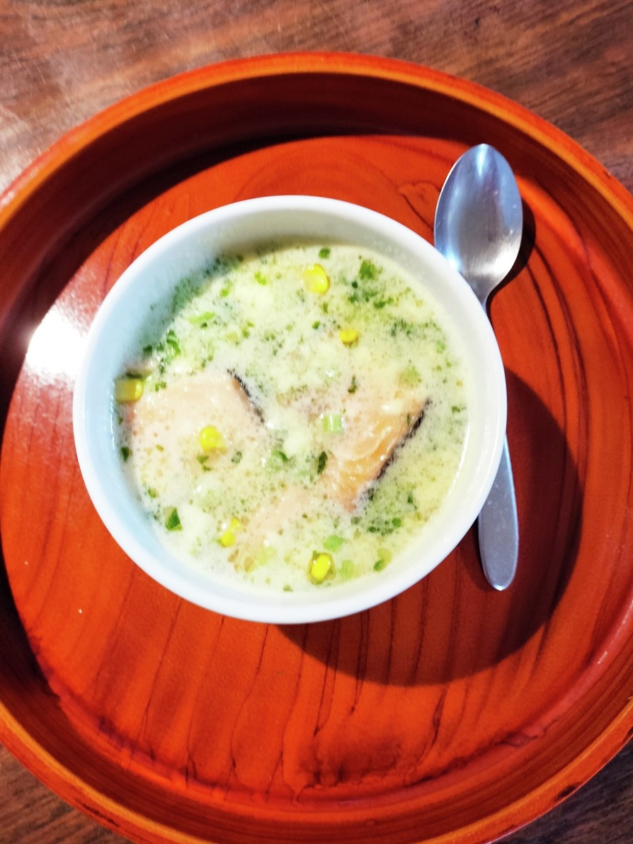 鮭と大根菜の即席豆乳ポタージュスープの画像
