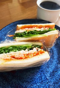 自家製鶏ハムでベトナム風サンドイッチ