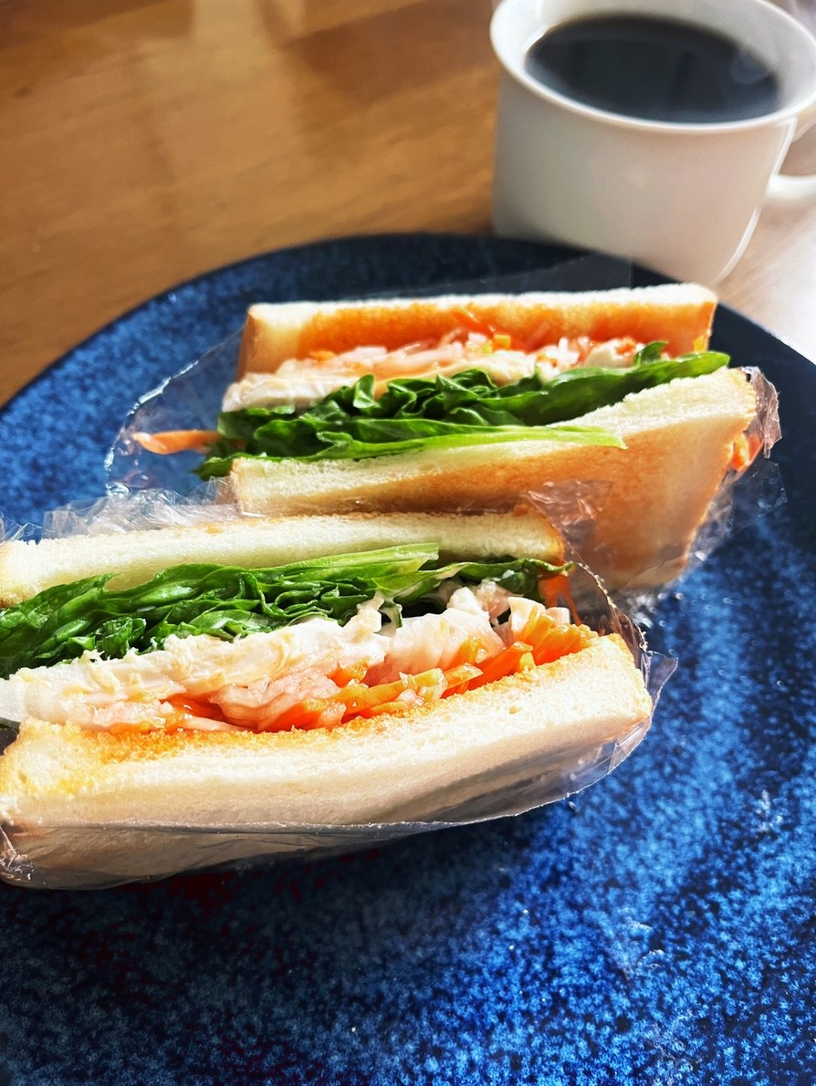 自家製鶏ハムでベトナム風サンドイッチの画像