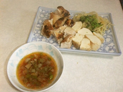鶏肉と豆腐の酢ダレとパスタのワンプレートの写真