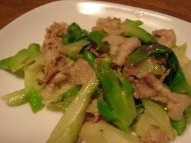 博多蕾菜と豚肉の炒め物