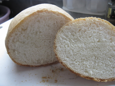 HB♡ノンオイル薄力粉100％パンの写真