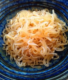 ちゅるるんヘルシー白滝VSしらす頑張る