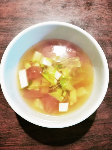 キャベツとお豆腐とトマト和風醤油スープの写真