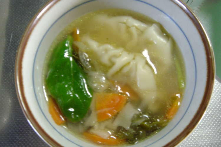 コンソメで簡単 水餃子スープ レシピ 作り方 By あいりさん クックパッド 簡単おいしいみんなのレシピが354万品