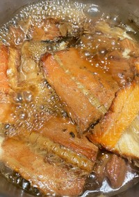 鮭アラでベトナム風煮魚骨ほろカーコートー