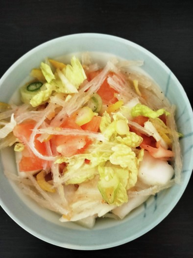 糸寒天の生野菜サラダの写真