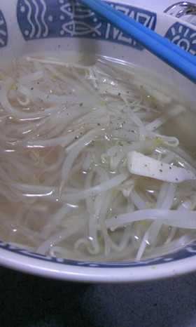 もやしの白いスープ