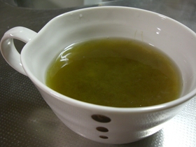 すぐできる簡単鍋いらず!とろろ昆布スープ