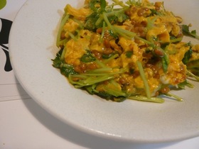 たっぷり三つ葉の納豆玉子炒め