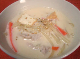 厚揚げともやしの豆乳豚汁