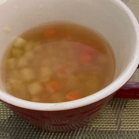 ジャガイモと玉ねぎと人参のスープ
