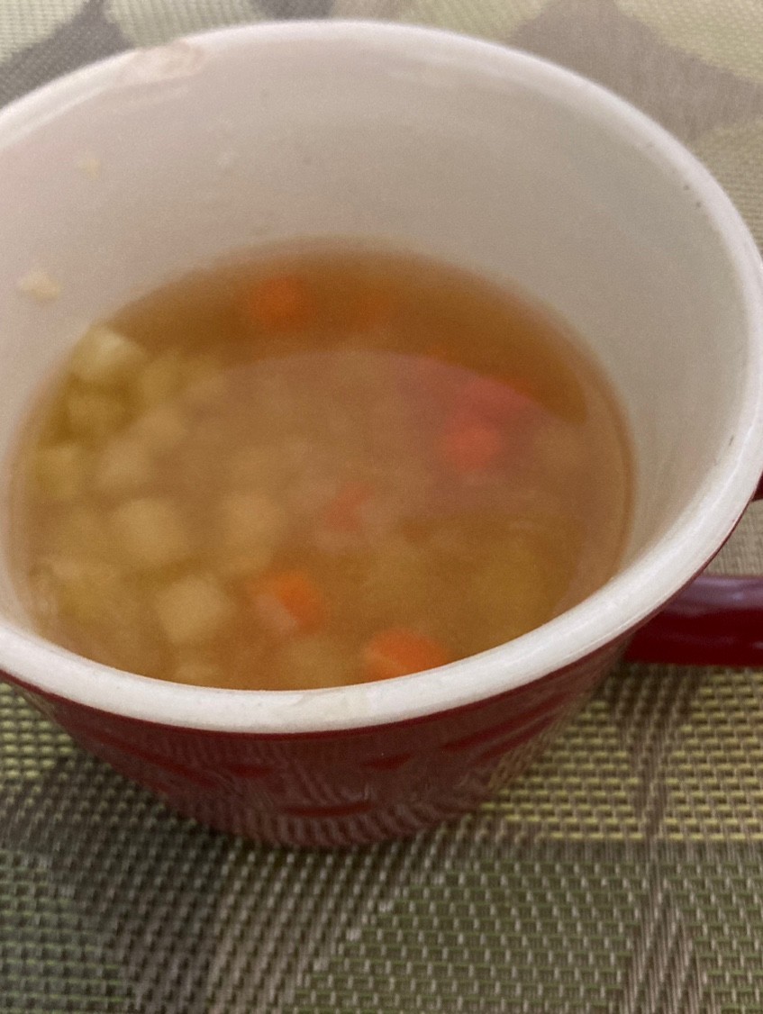 ジャガイモと玉ねぎと人参のスープの画像