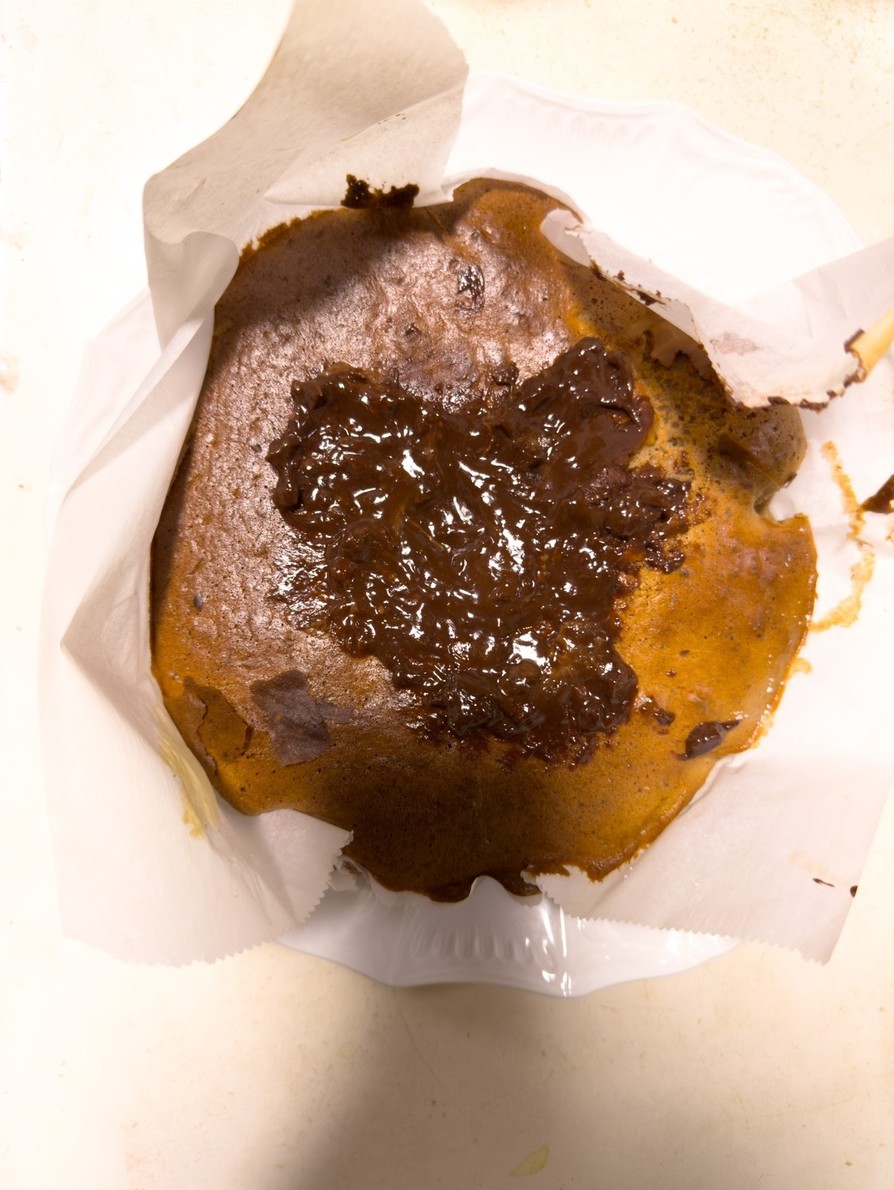 バレンタイン・ハートソースのチョコケーキの画像
