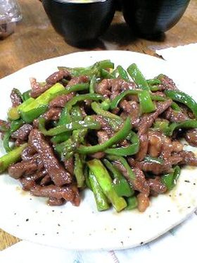 ピーマンと牛肉の細切り炒め