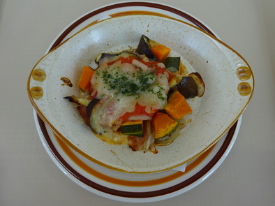ゴロゴロ夏野菜のトマトグラタンの写真