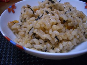 玄米で☆ひじき炊き込みゴハン☆