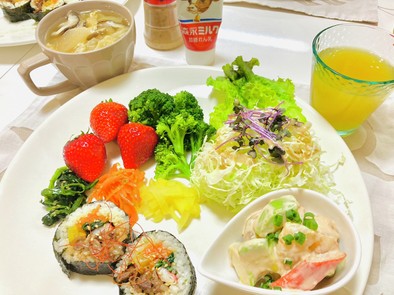 キンパメインの夕飯メニュー・季節のお野菜の写真