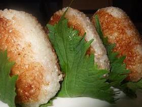 お弁当に♪揚げ焼きおにぎり
