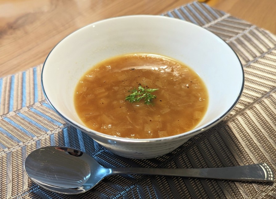 食べるオニオンスープの画像