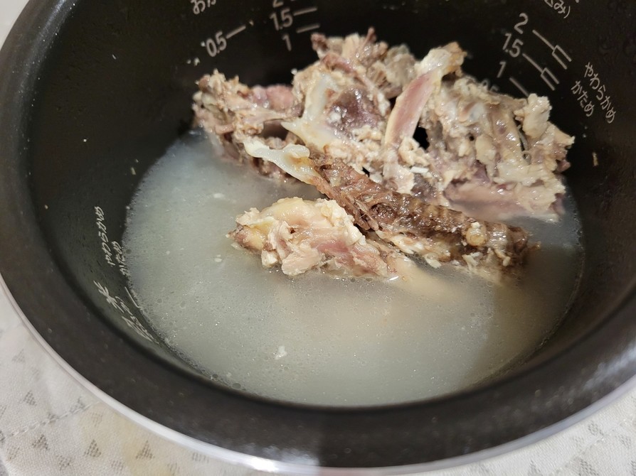 炊飯器でロティサリーチキン鶏ガラスープの画像