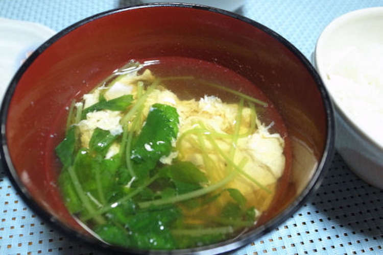 三つ葉とふわふわ卵のお吸い物 レシピ 作り方 By たまきtam クックパッド