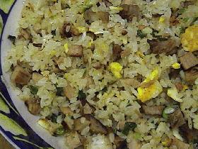 ブタが玉子とネギしょって味噌バタ~炒飯 de Tanto!