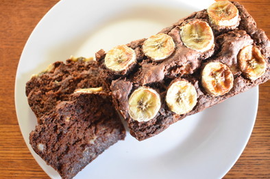 にんじんとバナナのチョコケーキの写真