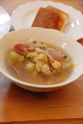 キャベツと豆のスープ煮