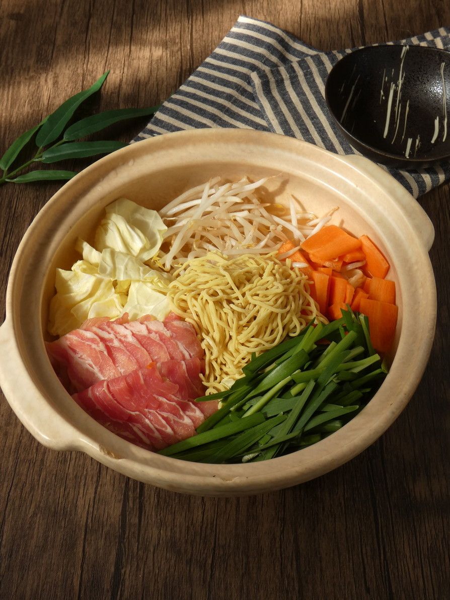 野菜たっぷりの味噌ラーメン鍋の画像