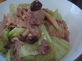 ランチに☆簡単豚こまキャベツ丼
