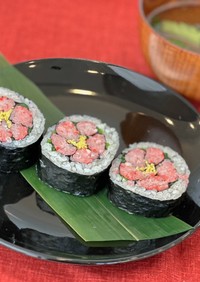鯛のでんぶの飾り巻き寿司