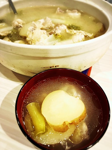 手羽元スープのおいしいタッカンマリ風の鍋の写真