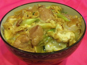 フライパンで簡単にできる 長ネギの親子丼