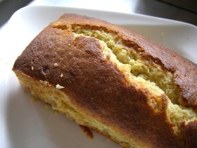 ホットケーキミックスで超簡単バナナケーキ
