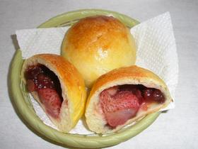 苺とあんこの大福風パン