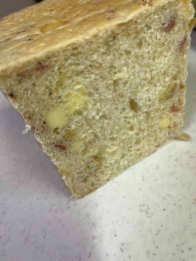 手ゴネベーコンオニオンチーズ角食パン♪の写真