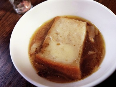 時短！食パンでオニオングラタンスープの写真