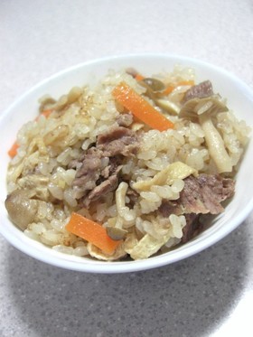 手間なし☆ピラフ風炊き込み牛飯♪