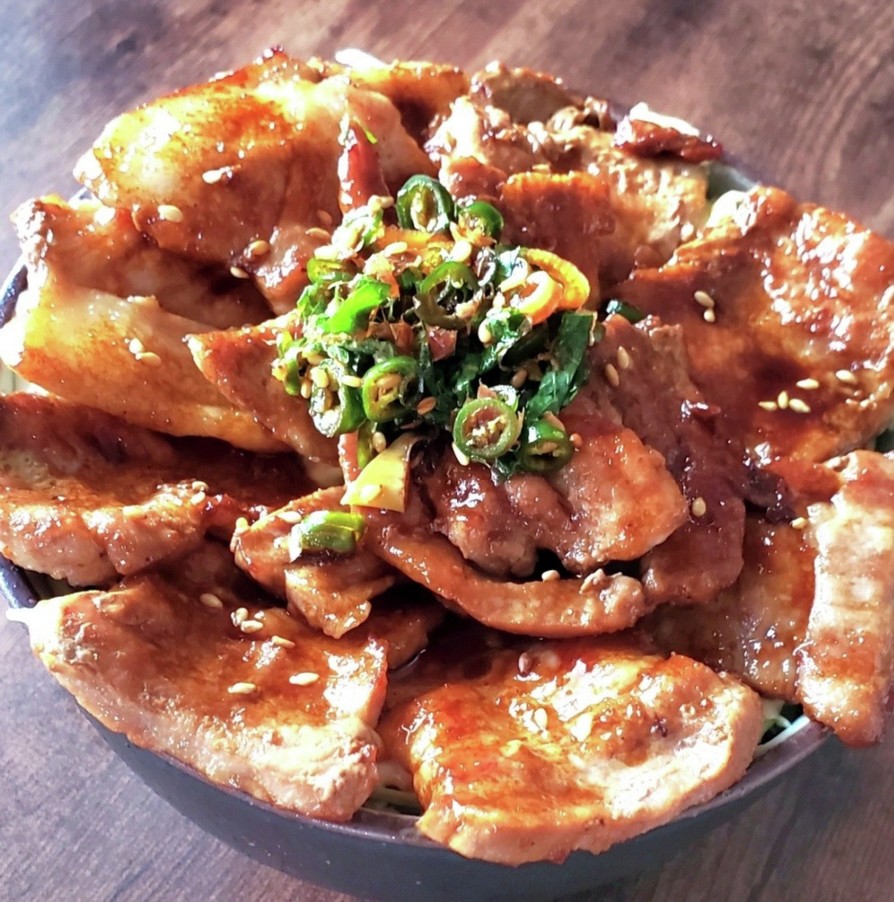 桃ジャムと味噌の特製ダレ豚丼の画像