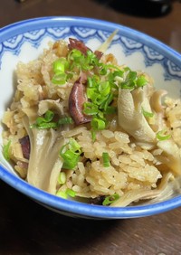 生姜風味✨ホタルイカと舞茸の炊き込みご飯