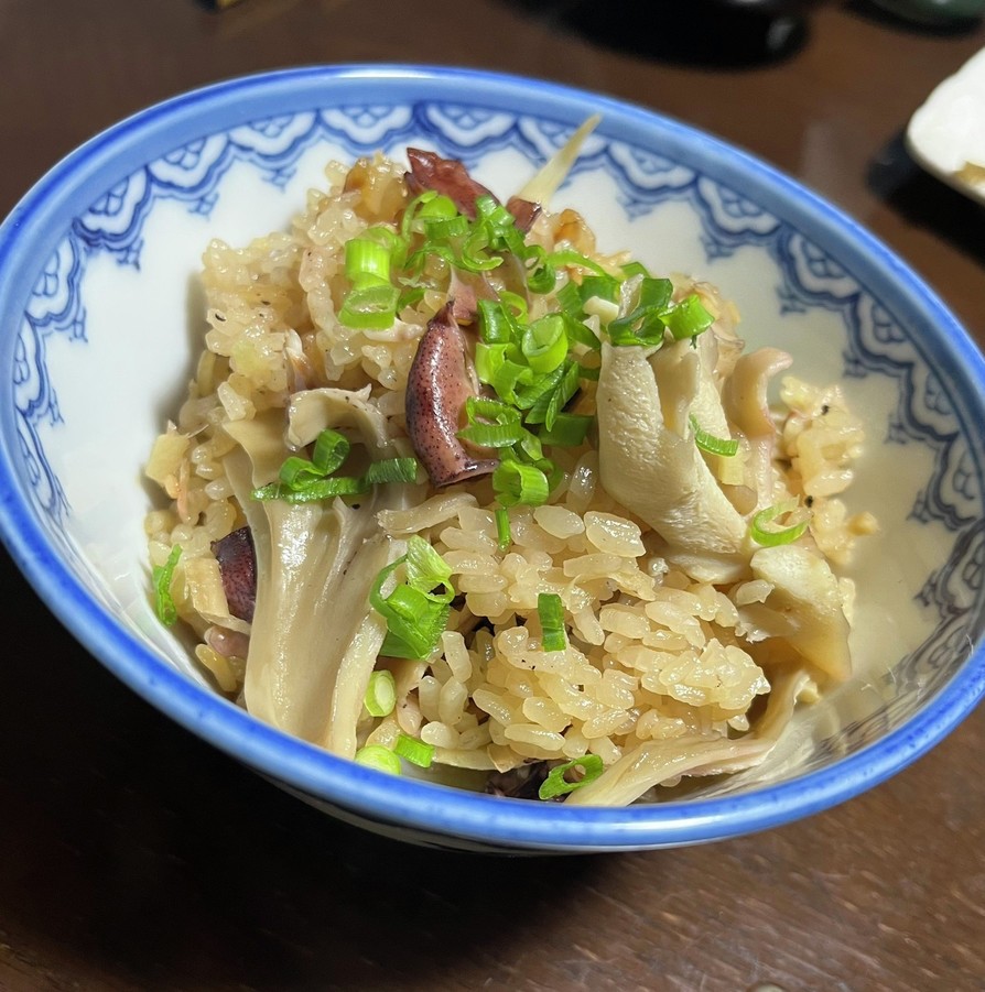 生姜風味✨ホタルイカと舞茸の炊き込みご飯の画像