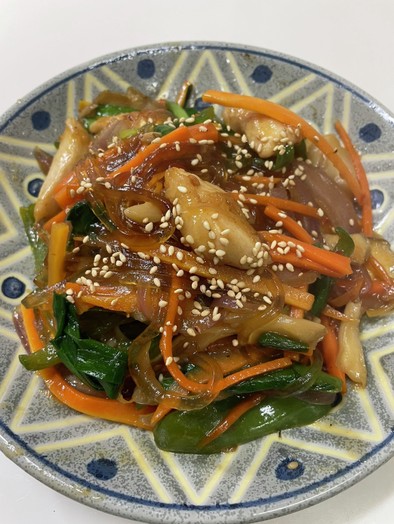鶏胸肉と生葛切りの韓国風炒め野菜たっぷりの写真