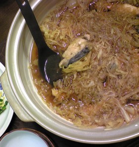 土鍋と麺つゆで簡単☆春キャベツと鰆の煮物