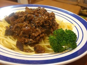 茄子と肉味噌のパスタ