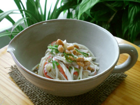 納豆とかにかまの和えもの