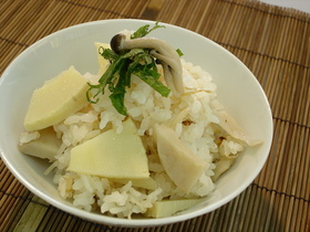 きのことたけのこの炊き込みご飯